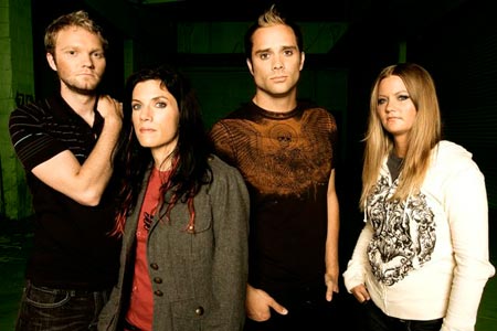 Skillet - Everything Goes Black