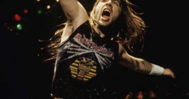 Iron Maiden - 2 Minutes to Midnight