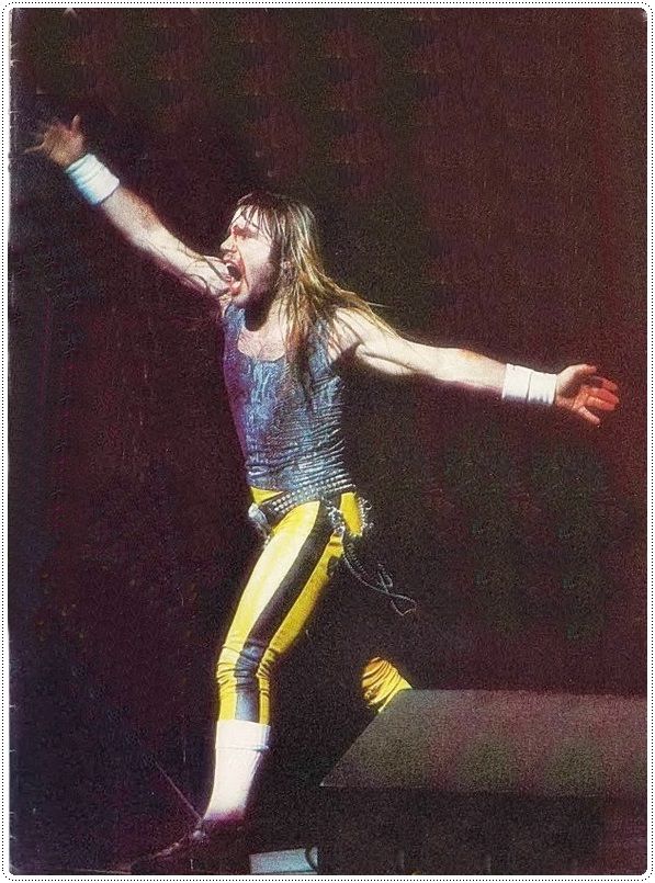 Iron Maiden - Stranger in a Strange Land