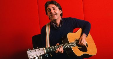 Paul McCartney - Hand In Hand