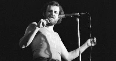 Joe Cocker – You Can Leave Your Hat On