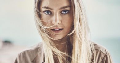 Astrid S - Does She Know