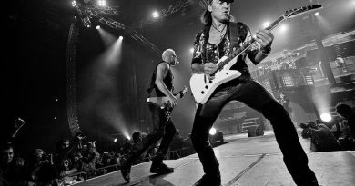 Scorpions - Delirious