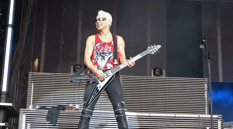 Scorpions - Raised on Rock