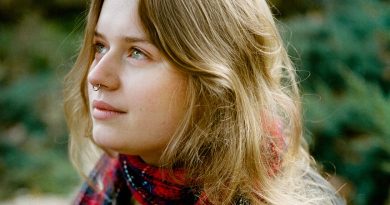 girl in red