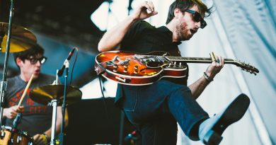The Black Keys - Lonely Boy