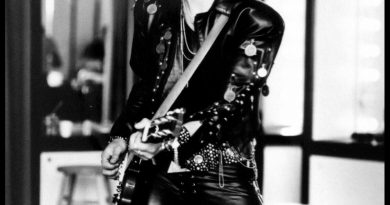 Joan Jett - Do You Wanna Touch Me