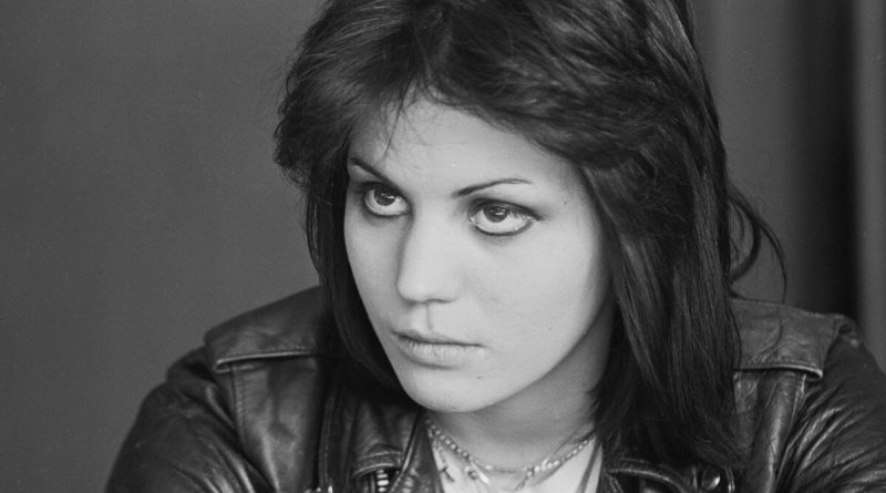 Joan Jett - I'll Never Get Away
