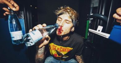 Machine Gun Kelly - World Series