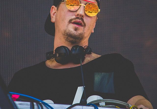 Robin Schulz, Disciples - Yellow