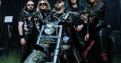 Judas Priest - Heavy Metal