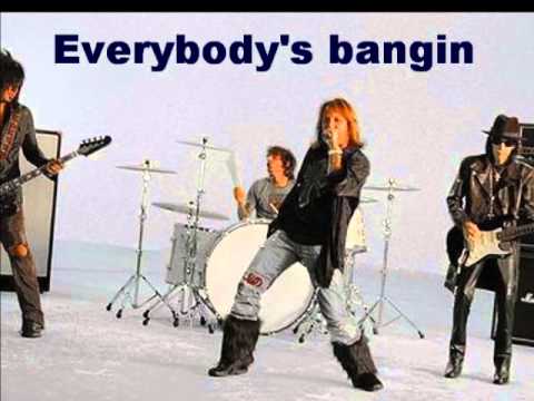 Mötley Crüe - A Rat Like Me