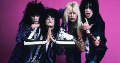 Mötley Crüe - Porno Star