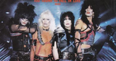 Mötley Crüe - Too Young To Fall In Love