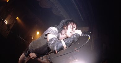 Nine Inch Nails - Big Man With A Gun