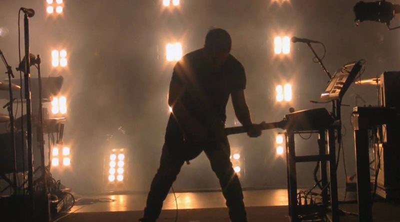 Nine Inch Nails - The Way Out Is Through