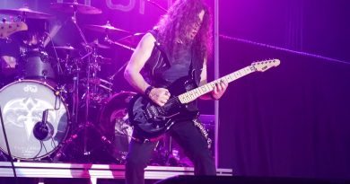Queensrÿche - Retail Therapy