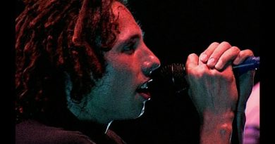 Rage Against The Machine - Born As Ghosts