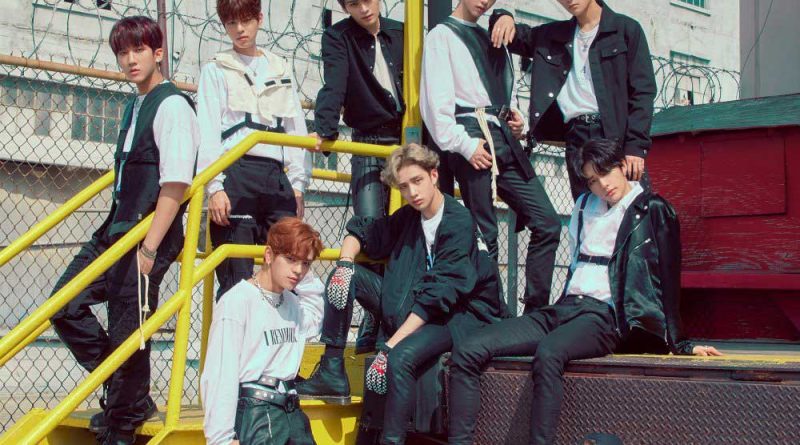 Stray Kids - Double Knot