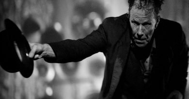 Tom Waits - Black Wings
