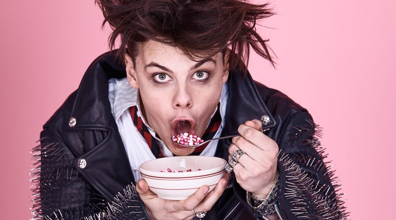 YUNGBLUD, Halsey, Travis Barker - 11 Minutes
