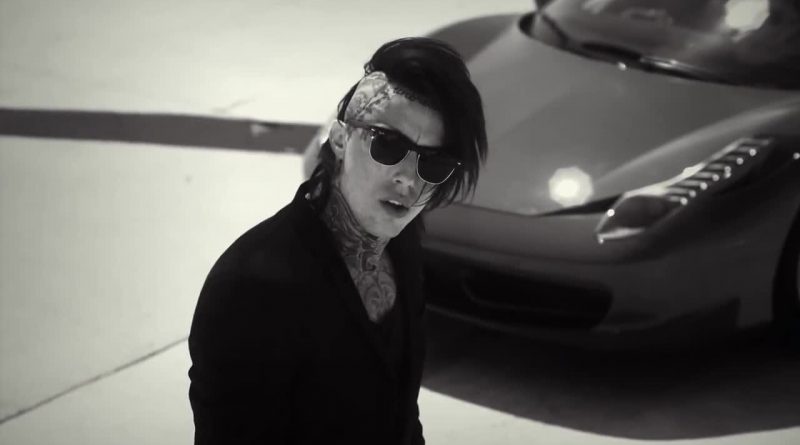 Falling In Reverse - Alone