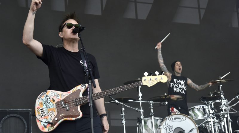 Blink-182 - Voyeur