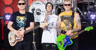 Blink-182 - Toast And Bananas