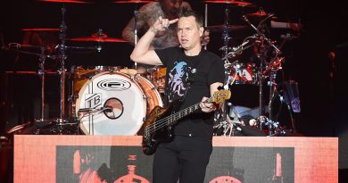 Blink-182 - Can't Get You More Pregnant