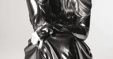 Lisa Marie Presley - Nobody Noticed It