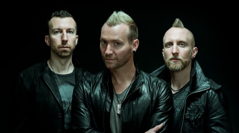 Thousand Foot Krutch - Running With Giants