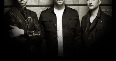 Thousand Foot Krutch - Falls Apart
