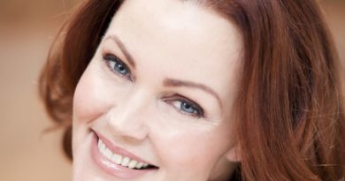 Belinda Carlisle - I Get Weak