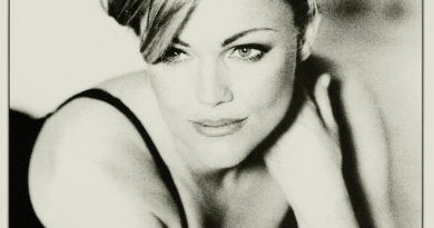 Belinda Carlisle - Love Never Dies