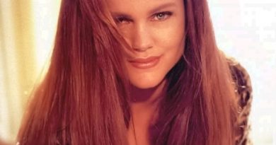Belinda Carlisle - In Too Deep