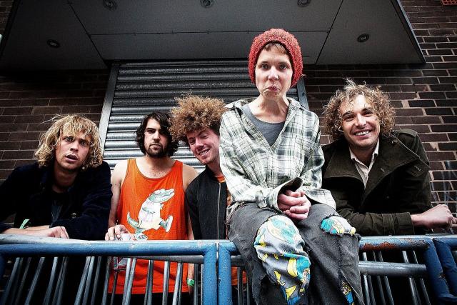 Pond - Hobo Rocket