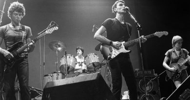 Talking Heads - Road To Nowhere