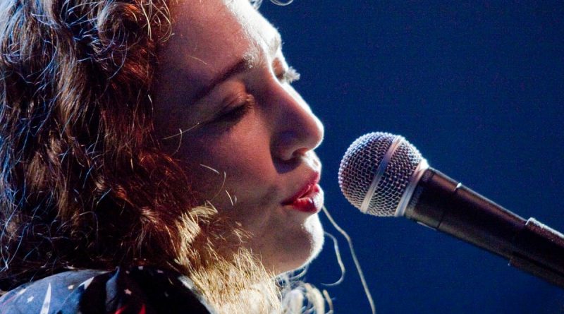 Regina Spektor - Field Below