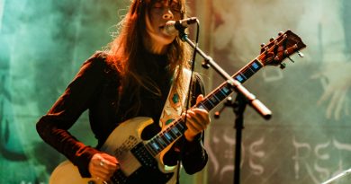 Blonde Redhead - Maddening Cloud