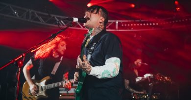 Frank Iero and the Future Violents - No Love