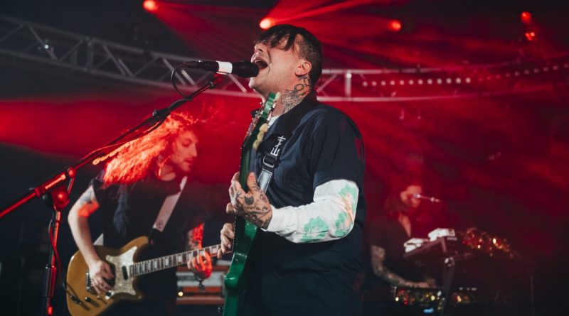 Frank Iero and the Future Violents - No Love