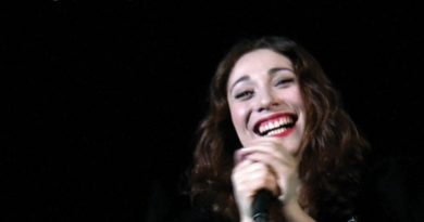 Regina Spektor - Love, You're a Whore