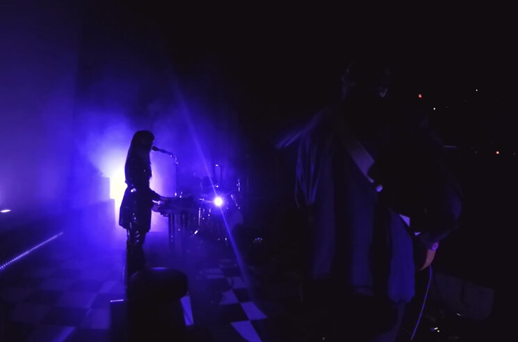 Beach House - Pay No Mind