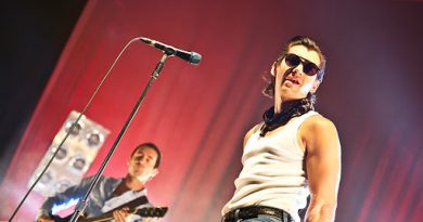 The Last Shadow Puppets - Black Plant