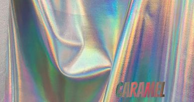 CARAMEL - Девочка-наклейка