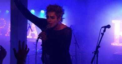 Palaye Royale - Dying In A Hot Tub