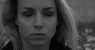 Шура Кузнецова - Не тонуть, а плыть
