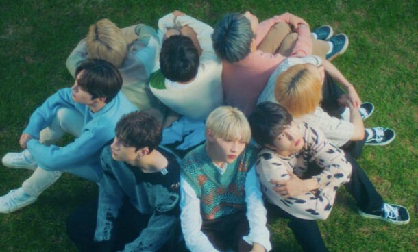 Stray Kids - Ex