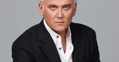 Александр Маршал