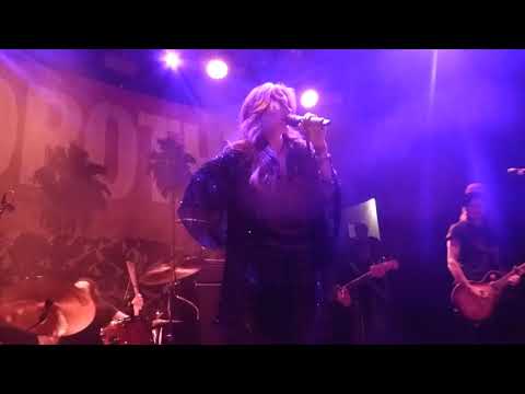 Dorothy - White Butterfly